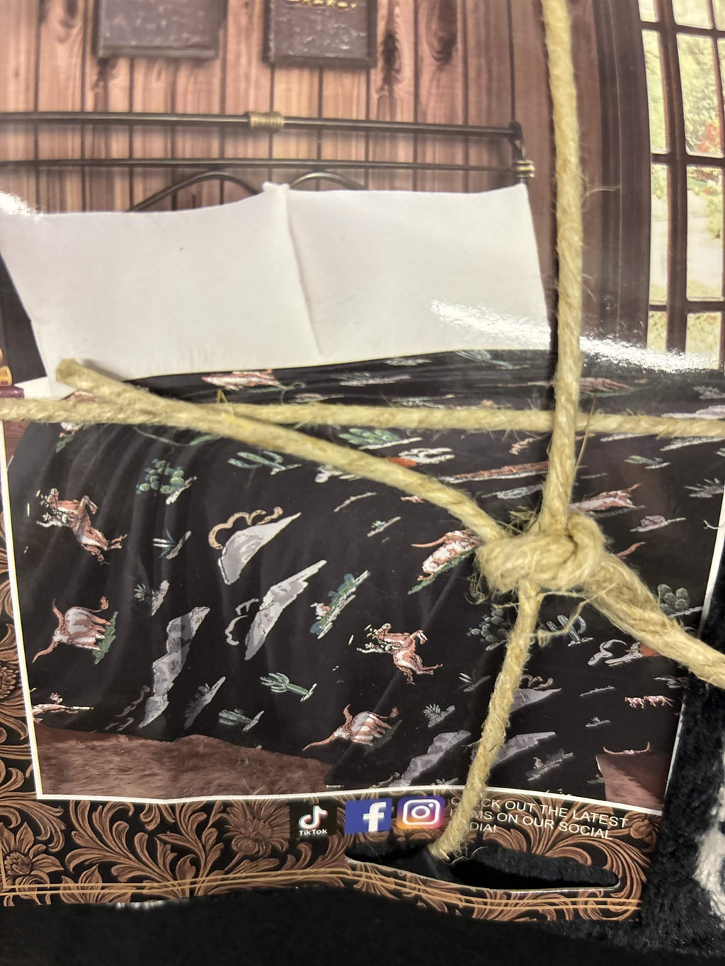 Plush Western Landscape Twin Blanket